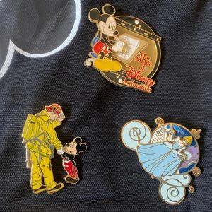 Six Walt Disney World Pins (6)